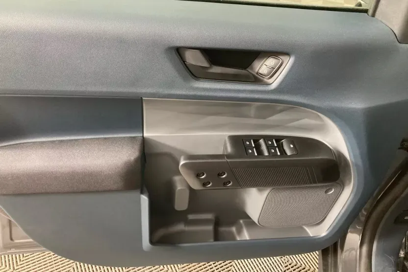 2025 Ford Maverick XL photo 1