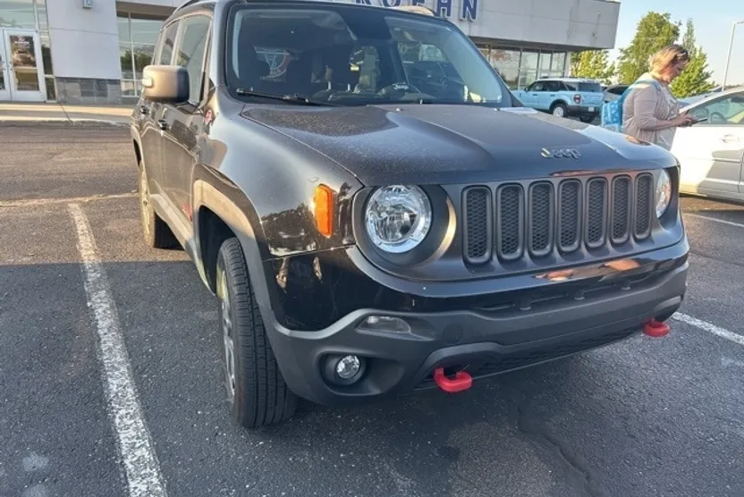 2016 Jeep Renegade Trailhawk photo 1