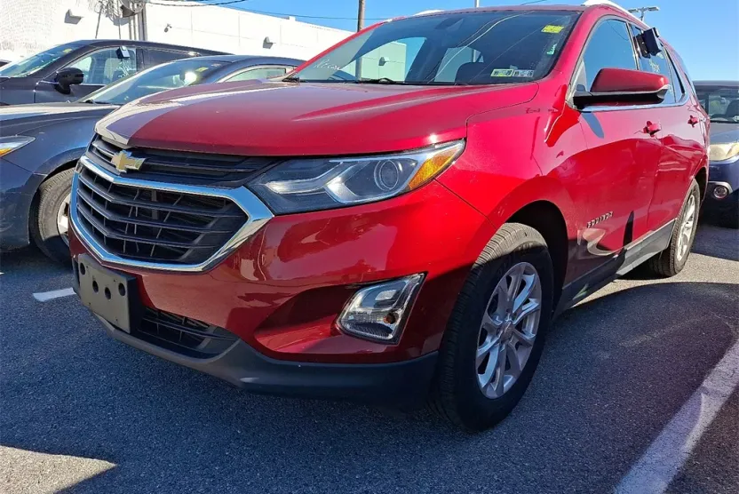 2018 Chevrolet Equinox LT photo 1