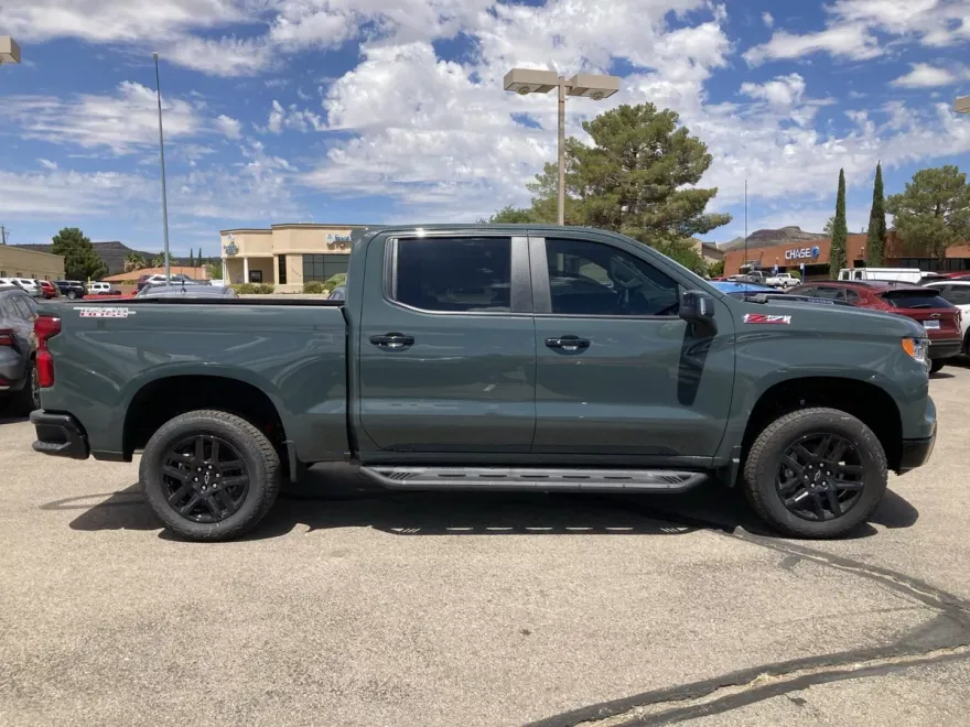 2025 Chevrolet Silverado 1500 LT Trail Boss photo 1