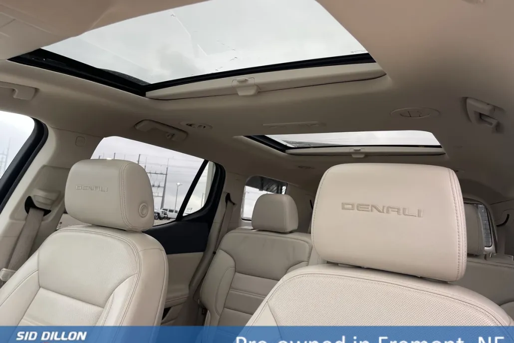 2021 Gmc Acadia Denali photo 1