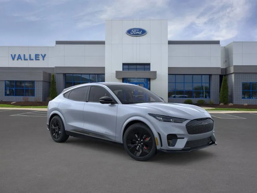 2025 Ford Mustang Mach-E GT photo 1