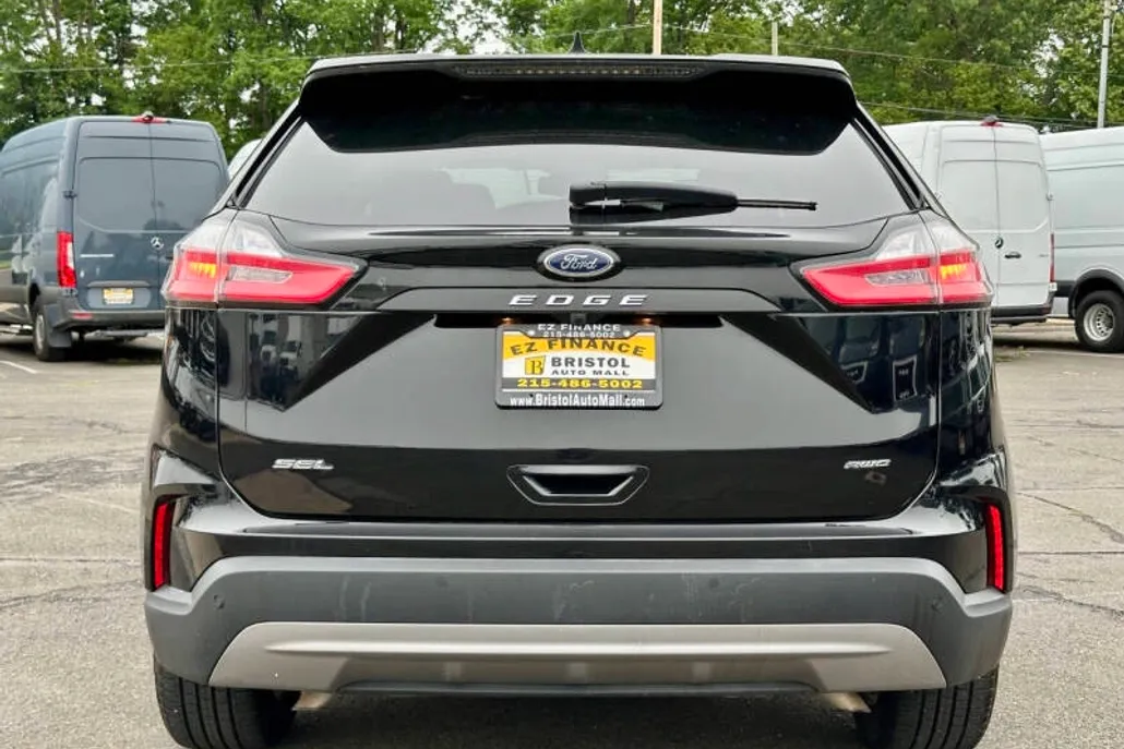 2024 Ford Edge SEL photo 1