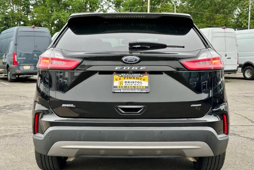 2024 Ford Edge SEL photo 1