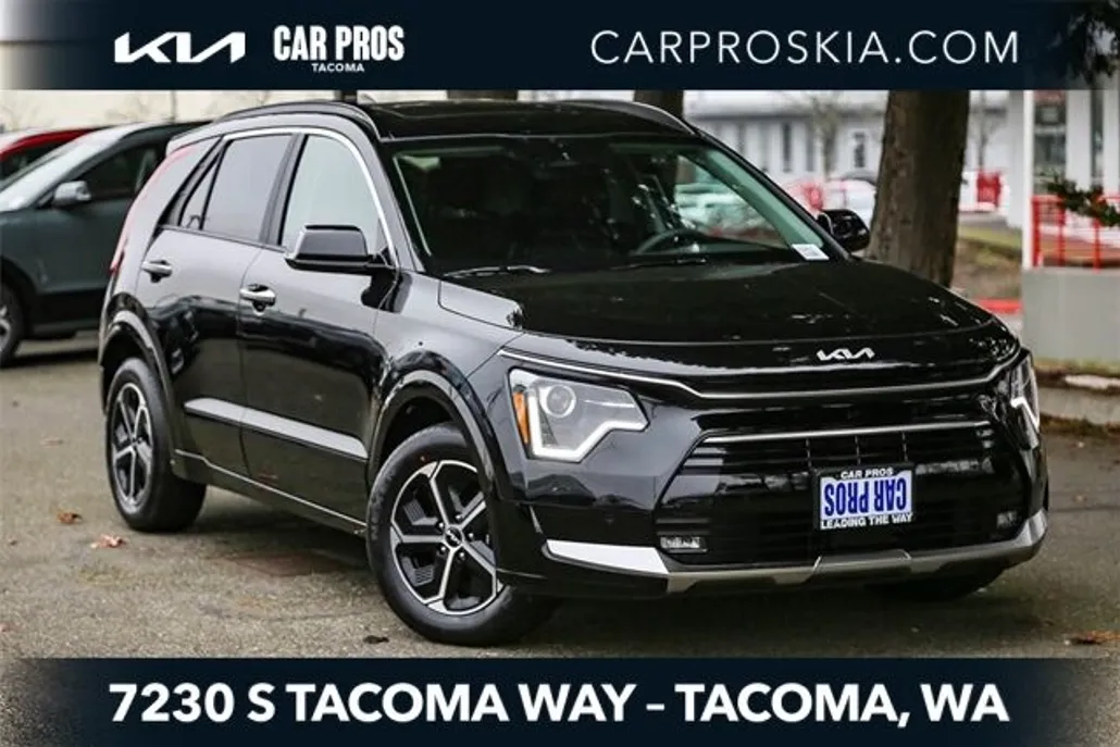 2024 Toyota RAV4 Hybrid XLE photo 1