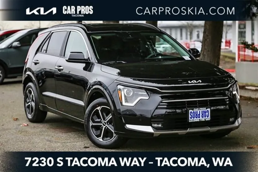 2024 Toyota RAV4 Hybrid XLE photo 1