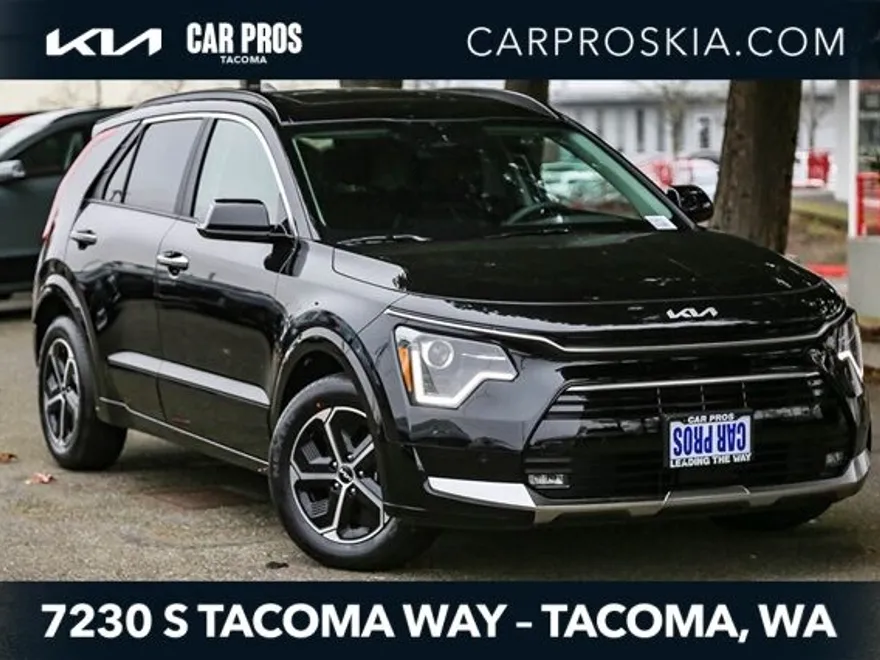 2024 Toyota RAV4 Hybrid XLE photo 1