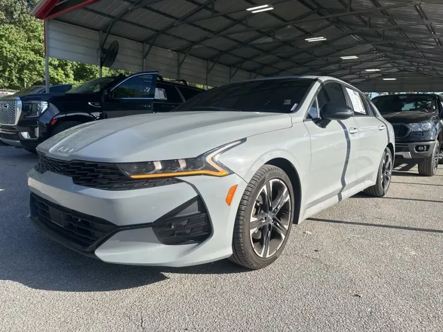 2023 Kia K5 GT-Line photo 1