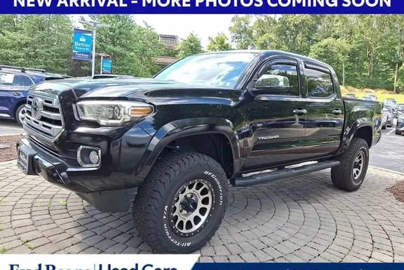 2018 Toyota Tacoma Limited V6 photo 1