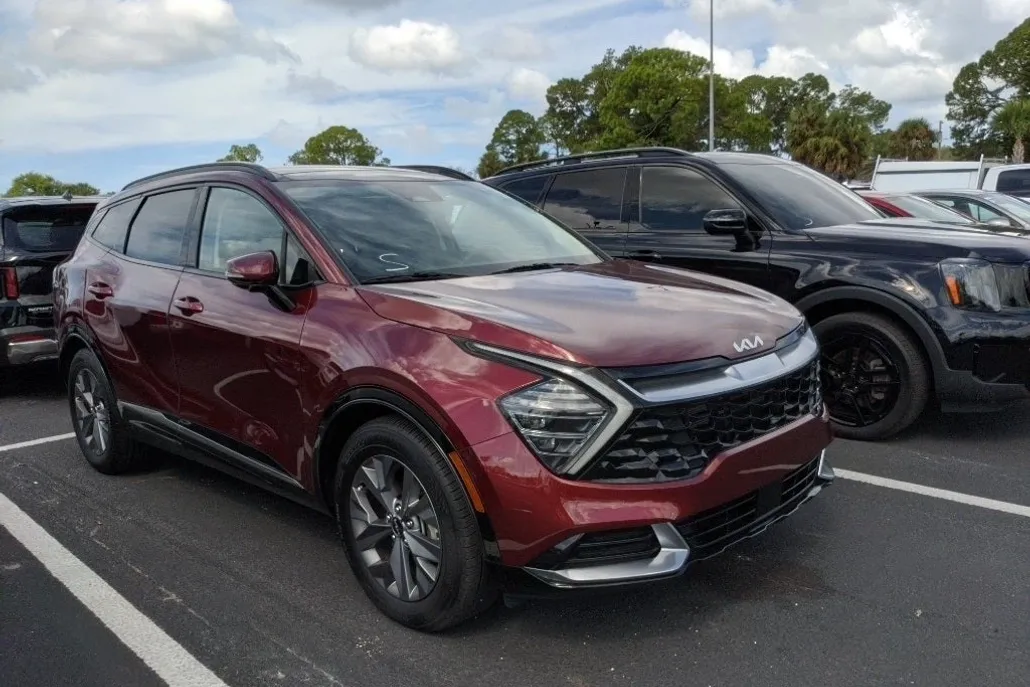 2024 Kia Sportage SX photo 1