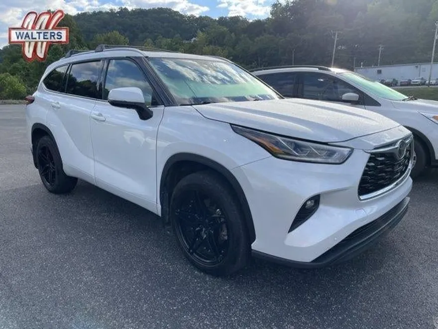 2023 Toyota Highlander Limited photo 1