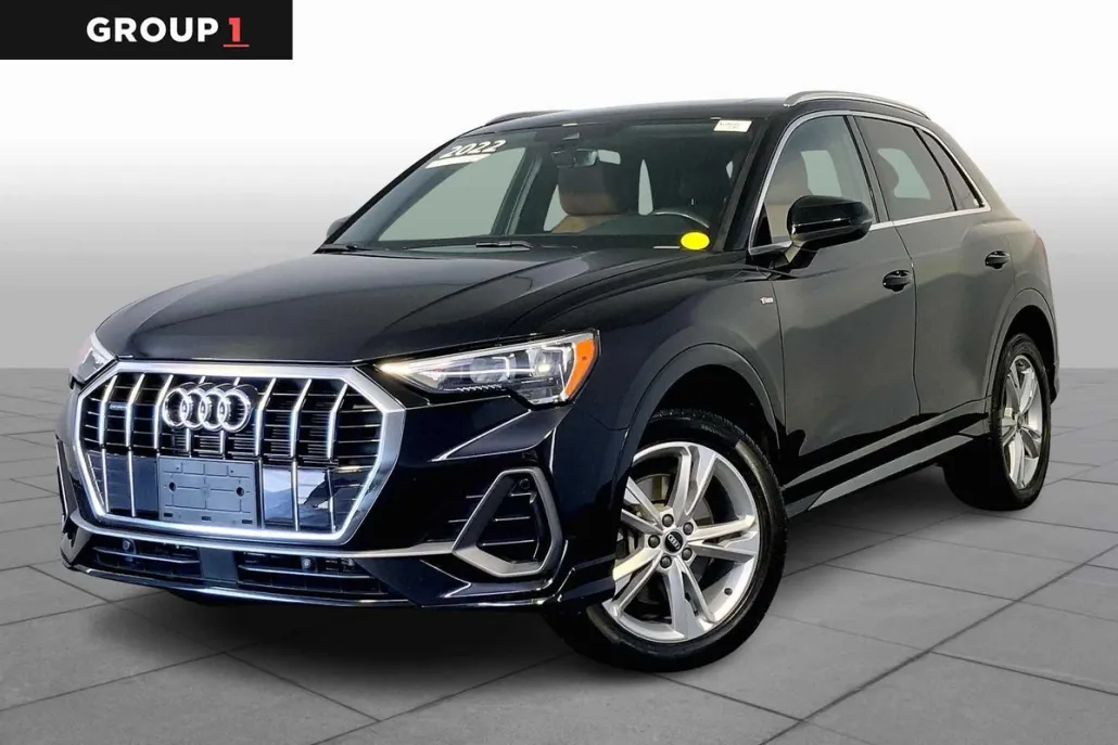 2022 Audi Q3 45 TFSI S line Premium photo 1