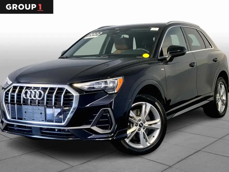 2022 Audi Q3 45 TFSI S line Premium photo 1