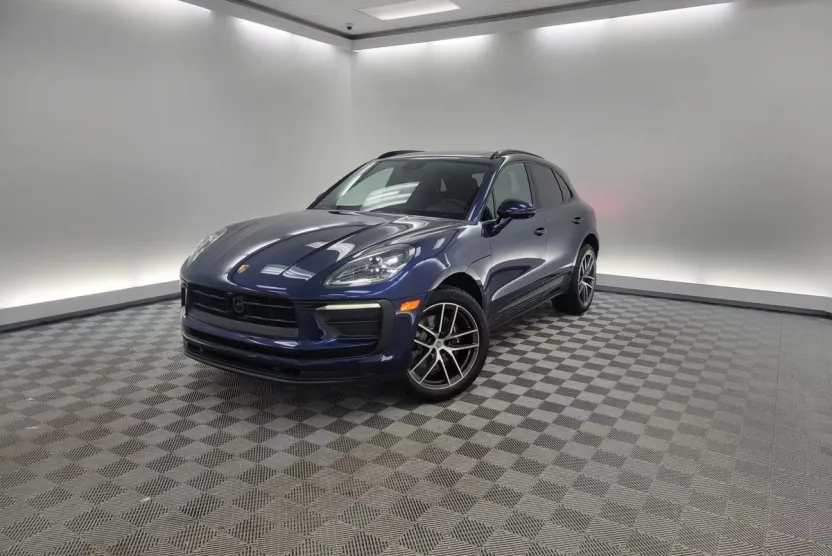 2026 Porsche Macan T photo 1