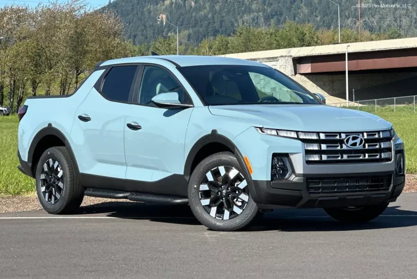 2025 Hyundai Santa Cruz SE photo 1