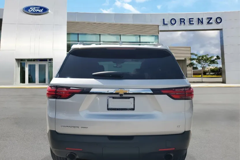 2022 Chevrolet Traverse Leather photo 1