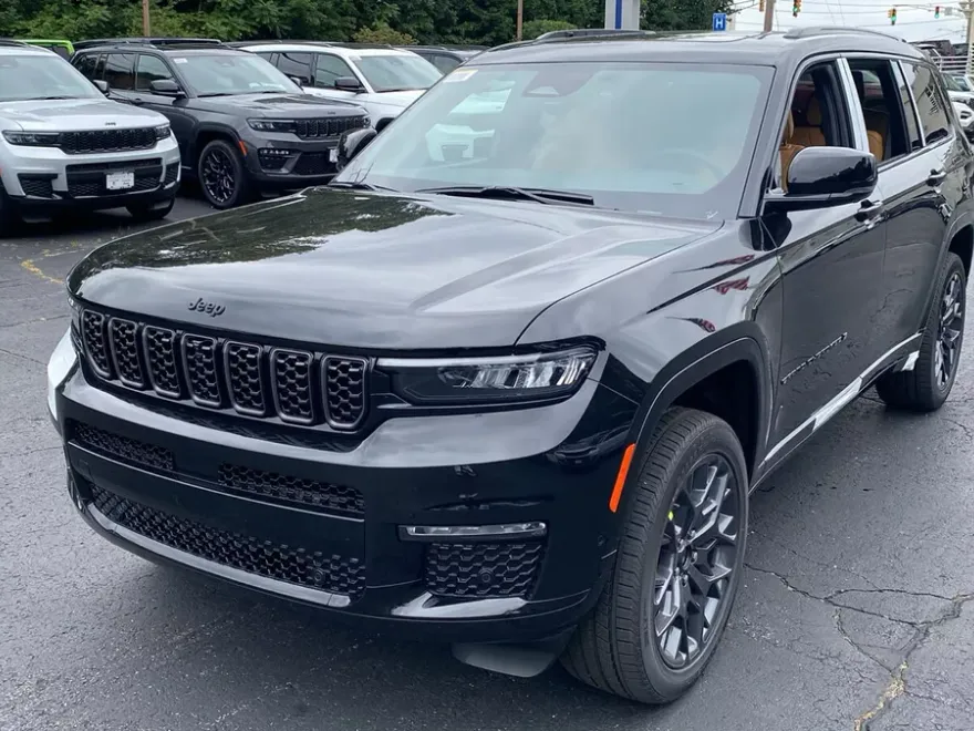 2025 Jeep Grand Cherokee L Summit photo 1