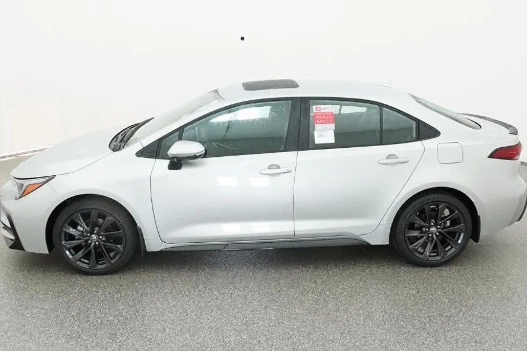 2025 Toyota Corolla XSE photo 1