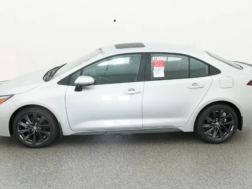 2025 Toyota Corolla XSE photo 1