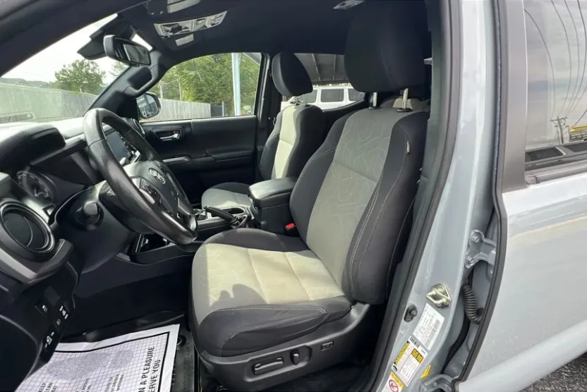 2020 Toyota Tacoma Double Cab TRD Off-Road photo 1