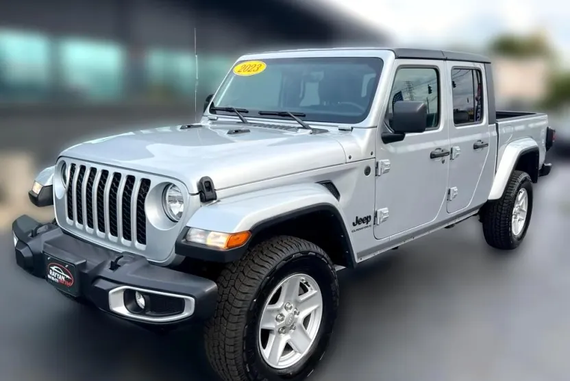 2023 Jeep Gladiator Sport S photo 1