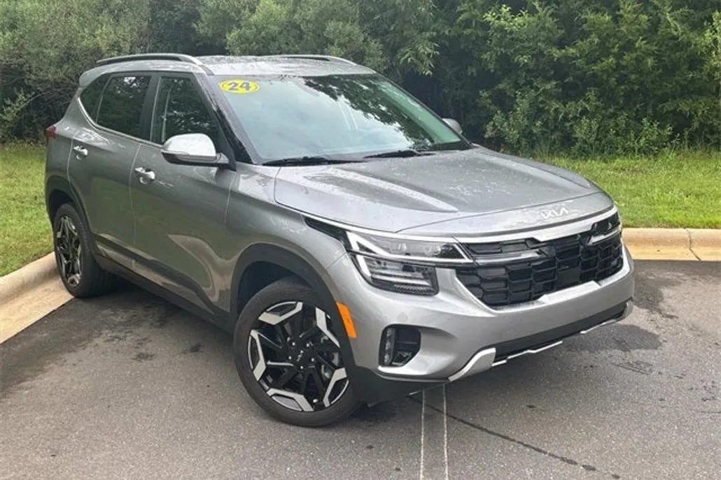 2024 Kia Seltos SX photo 1