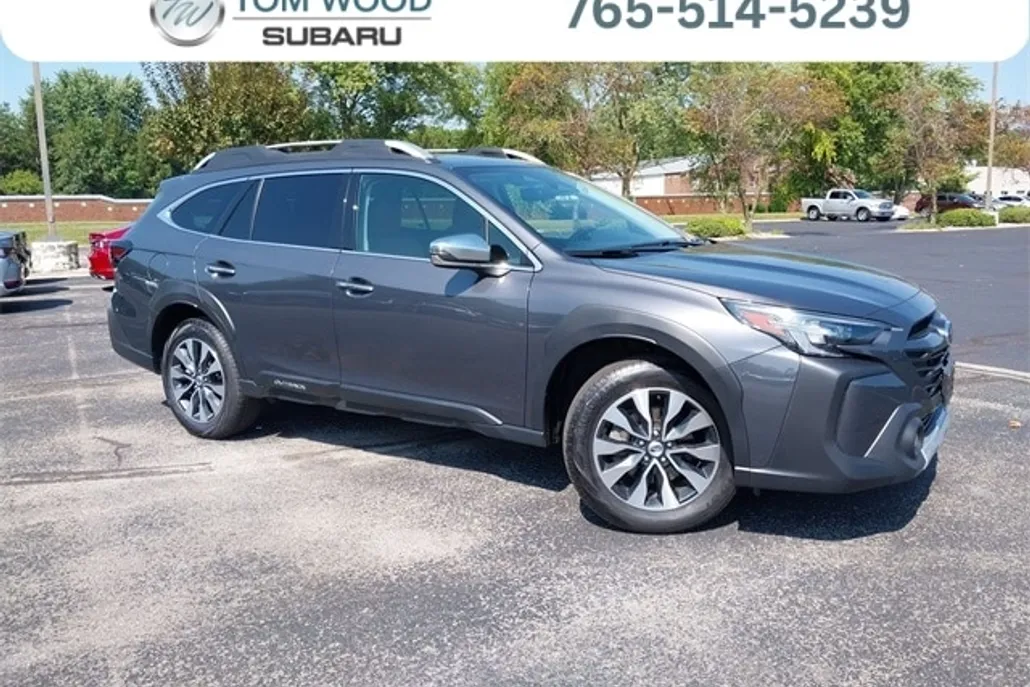 2024 Subaru Outback Touring photo 1