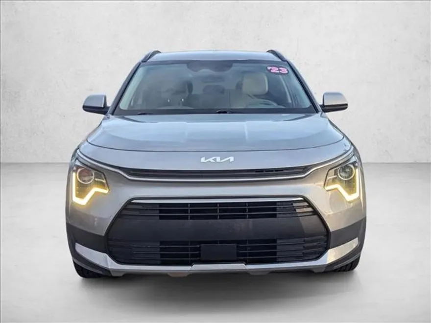 2023 Kia Niro EX photo 1