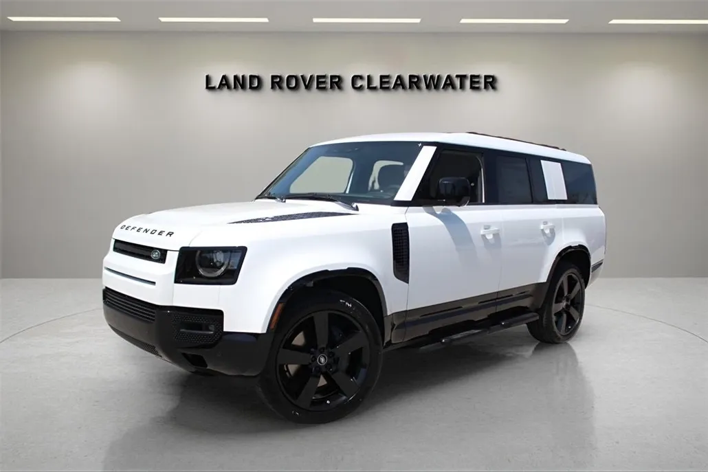 2025 Land Rover Defender 130 X-Dynamic SE photo 1