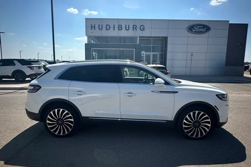 2021 Lincoln Corsair Standard photo 1