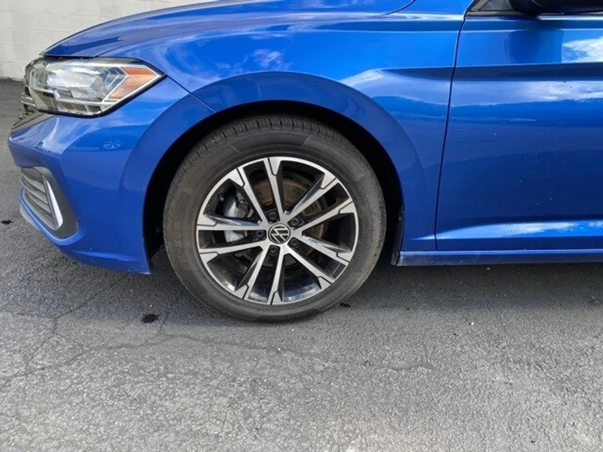 2023 Volkswagen Jetta 1.5T Sport photo 1