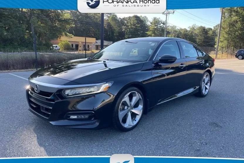 2018 Honda Accord Touring photo 1