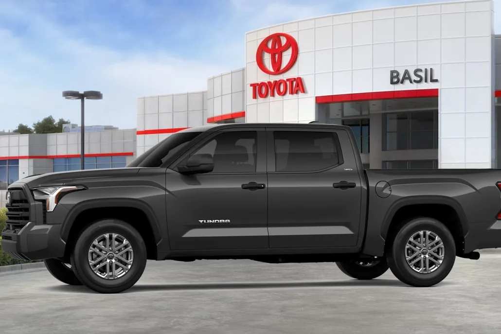 2026 Toyota Tundra SR5 CrewMax photo 1