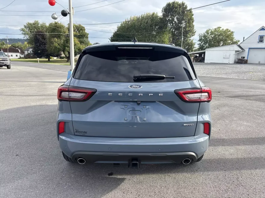 2024 Ford Escape ST-Line Elite photo 1