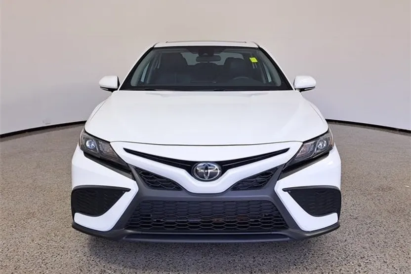 2024 Toyota Camry SE photo 1