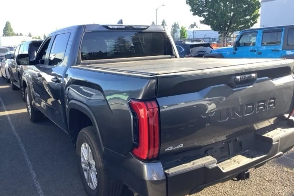 2025 Toyota Tundra SR5 photo 1