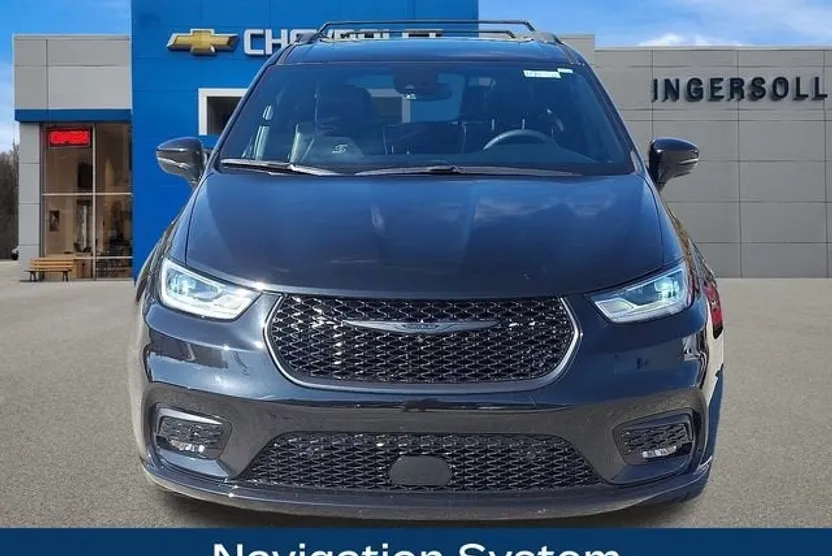2022 Chrysler Pacifica Limited photo 1