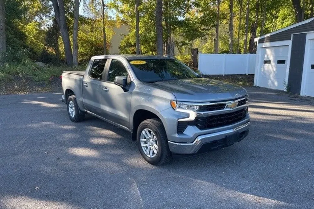 2023 Chevrolet Silverado 1500 LT photo 1
