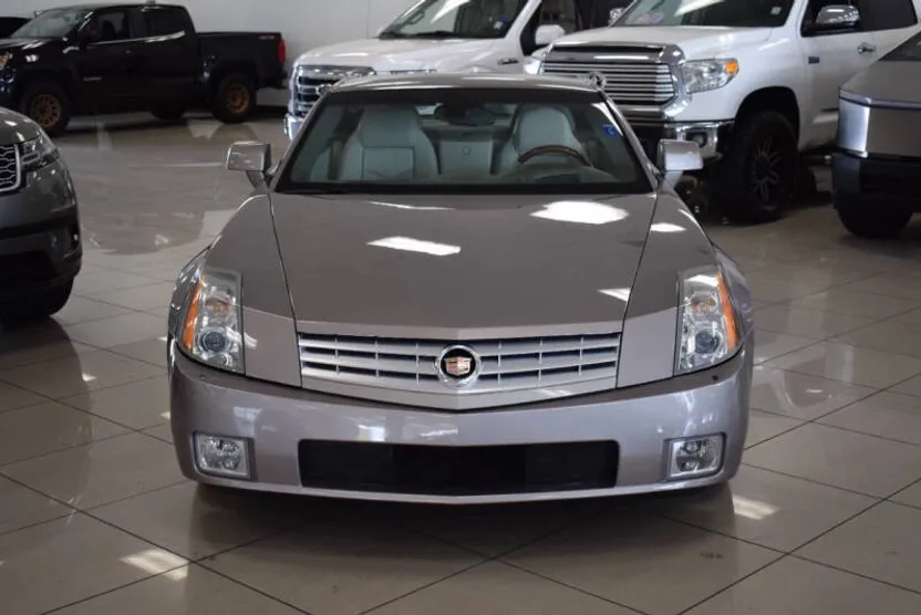 2005 Cadillac XLR photo 1