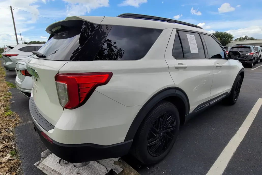 2022 Ford Explorer XLT photo 1