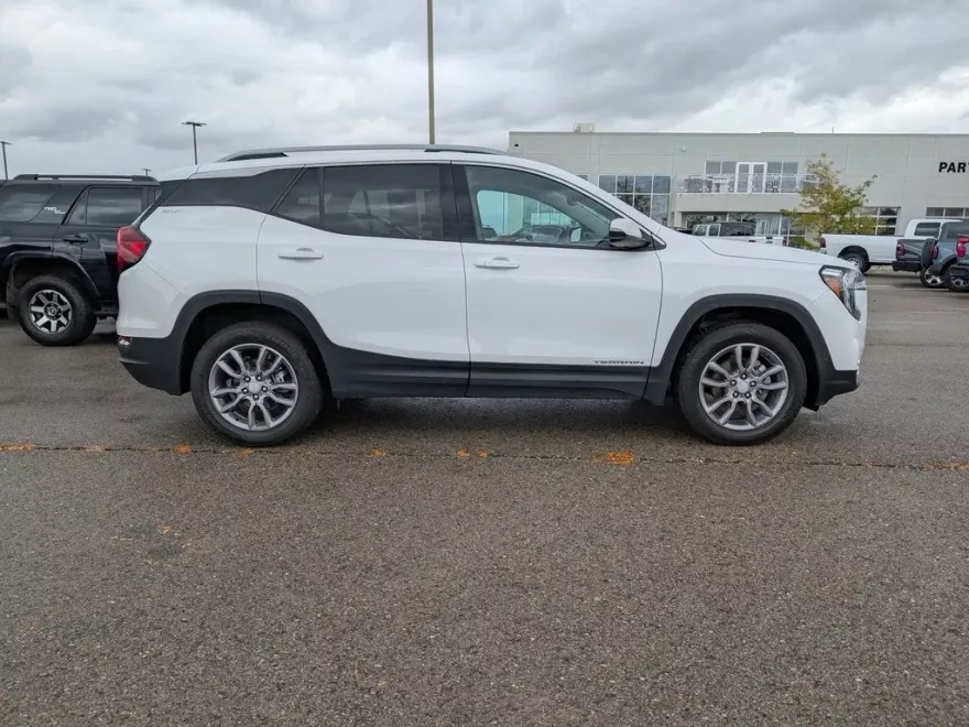 2024 Gmc Terrain SLT photo 1