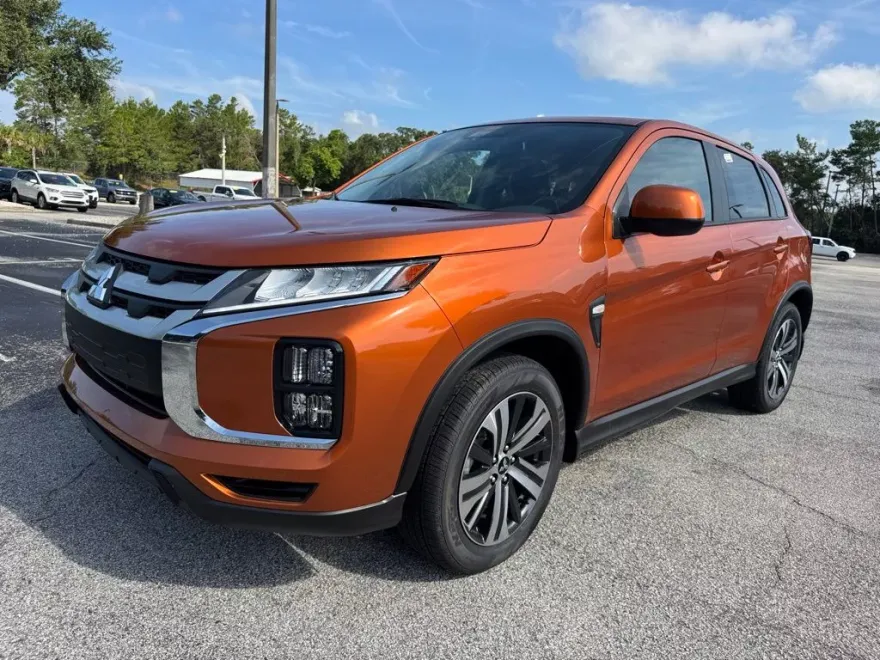 2025 Mitsubishi Outlander Sport ES photo 1