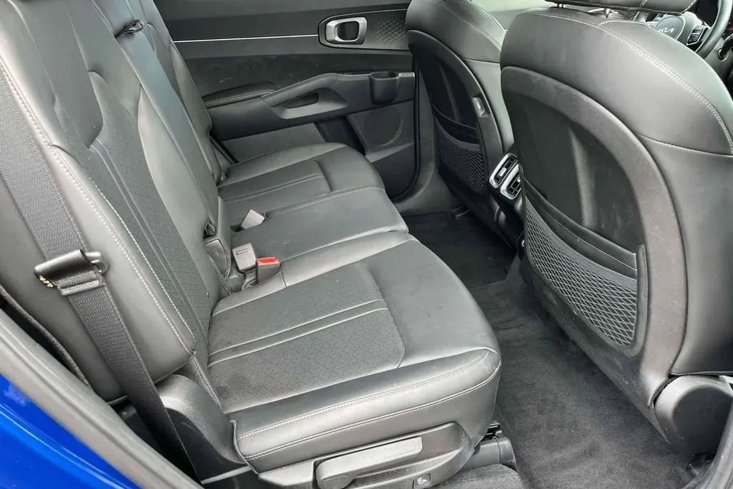 2023 Kia Sorento S photo 1