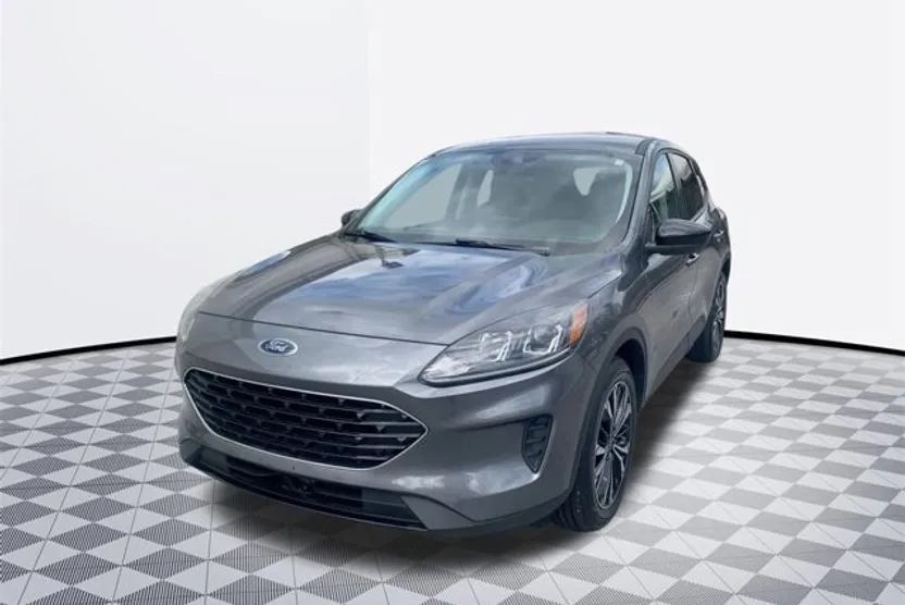 2021 Ford Escape SE Hybrid photo 1