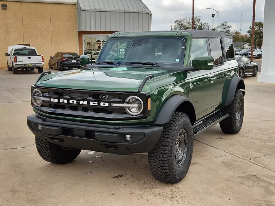 2024 Ford Bronco Outer Banks photo 1