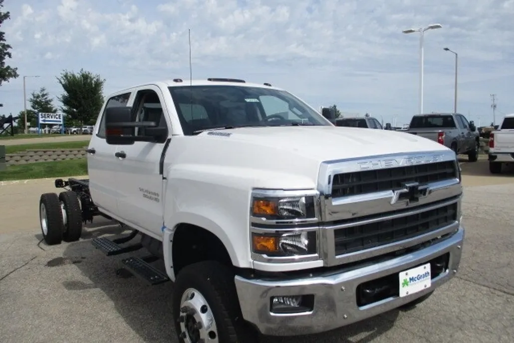 2024 Chevrolet Silverado 5500HD Work Truck photo 1
