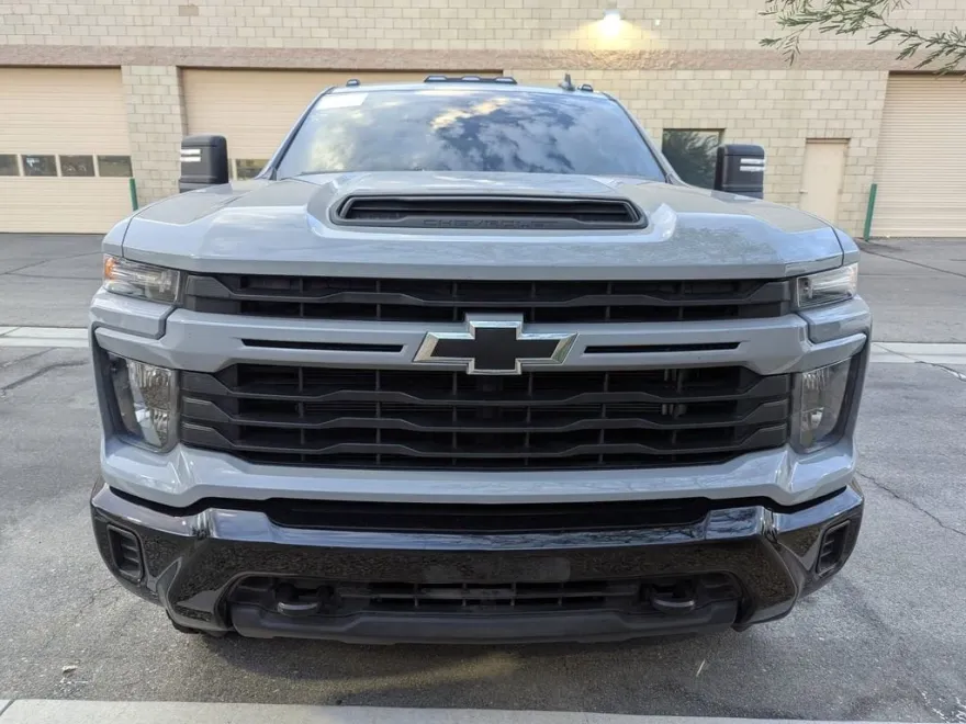 2024 Chevrolet Silverado 2500HD Custom photo 1