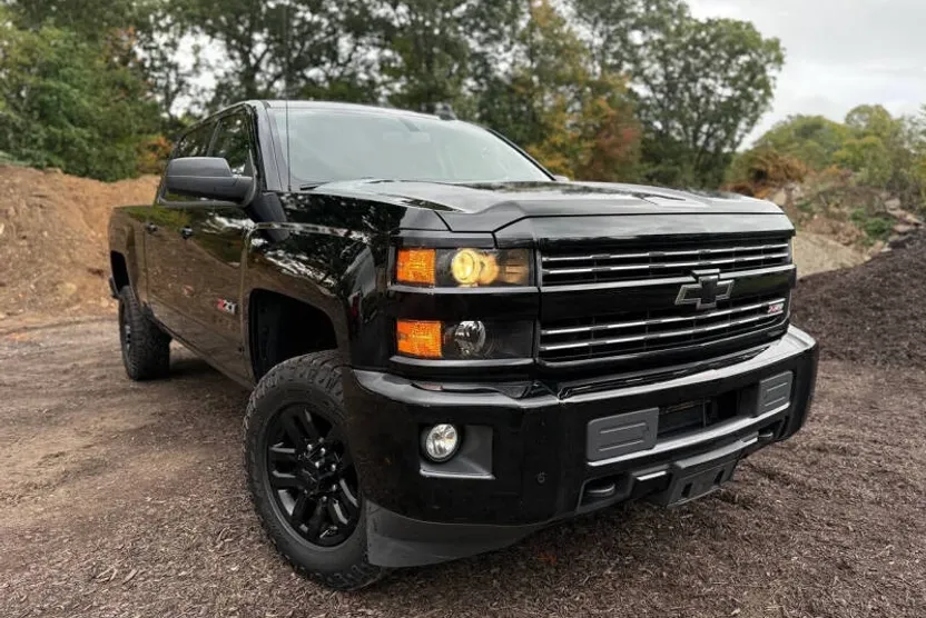 2017 Chevrolet Silverado 2500HD LT photo 1