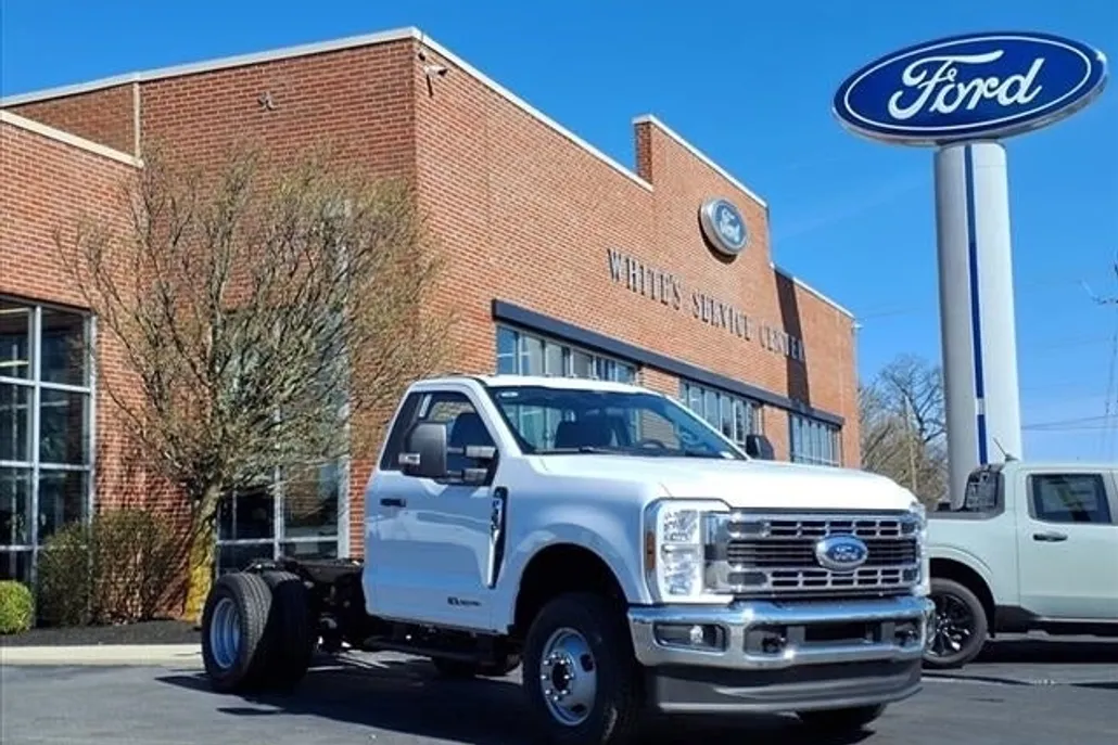 2025 Ford F-350 photo 1