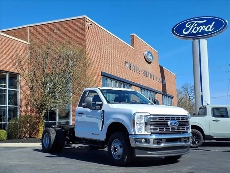 2025 Ford F-350 photo 1